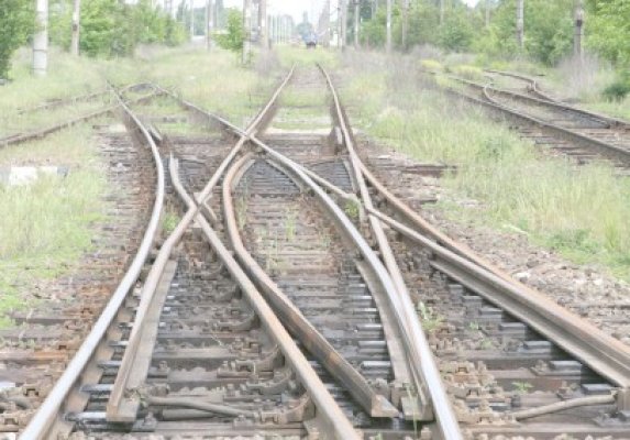 Firmă abonată la banii CFR, tocmită pe 8 miliarde să vopsească 2 poduri feroviare din Constanţa